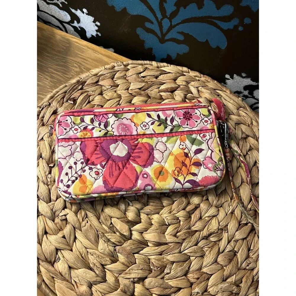 Vera Bradley Clementine Quilted Cotton Wristlet Wallet Clutch - Excellent used